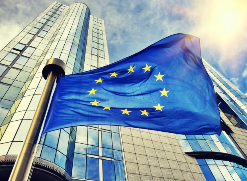 Eurozone in April: A Fragile Private Sector Recovery Balancing on the Edge