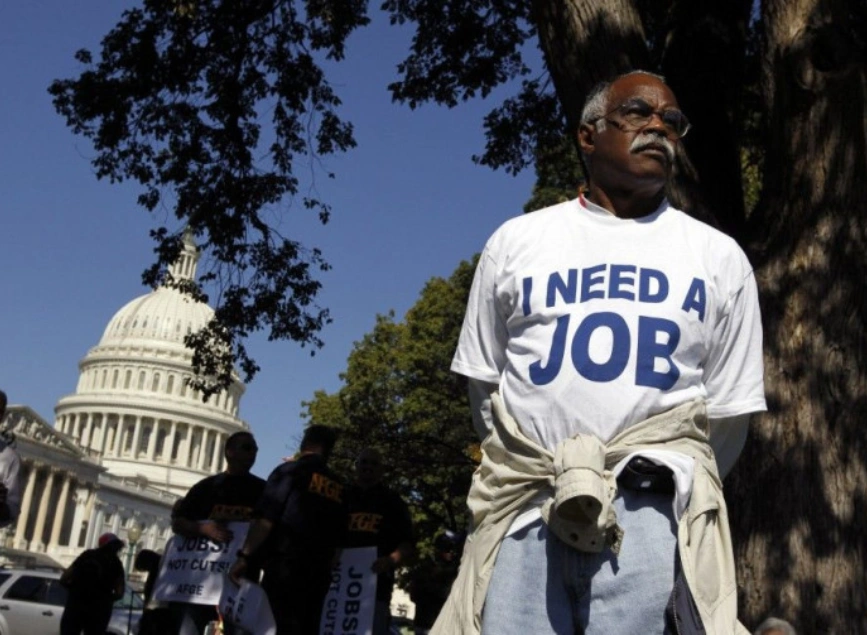 Weekly Jobless Claims Rise in the U.S