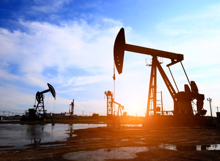 Oil Prices Surge 2.7% After U.S. Strikes on Iran’s Nuclear Sites