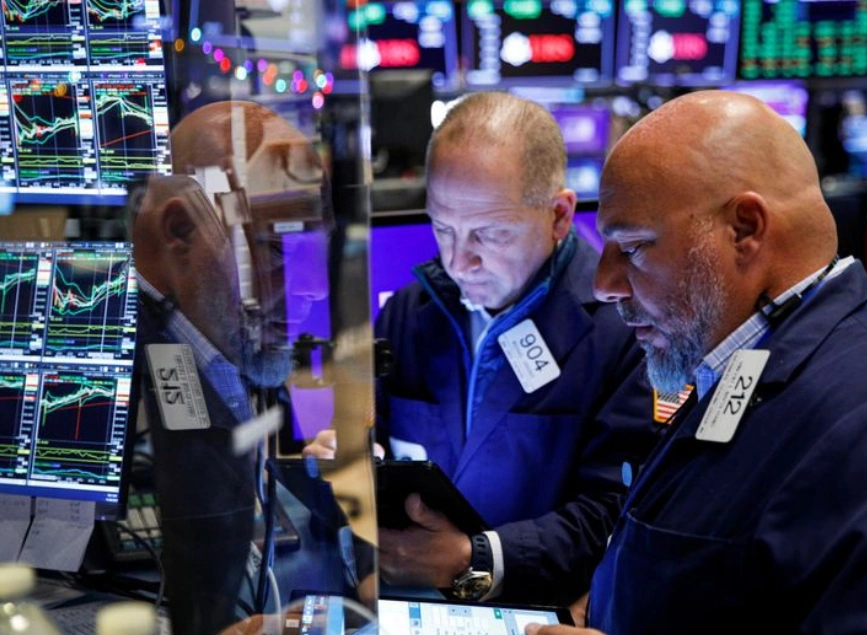 S&P 500 Closes Higher as Trump Denies Firing Fed Chair Powell, Tariff Risks Remain