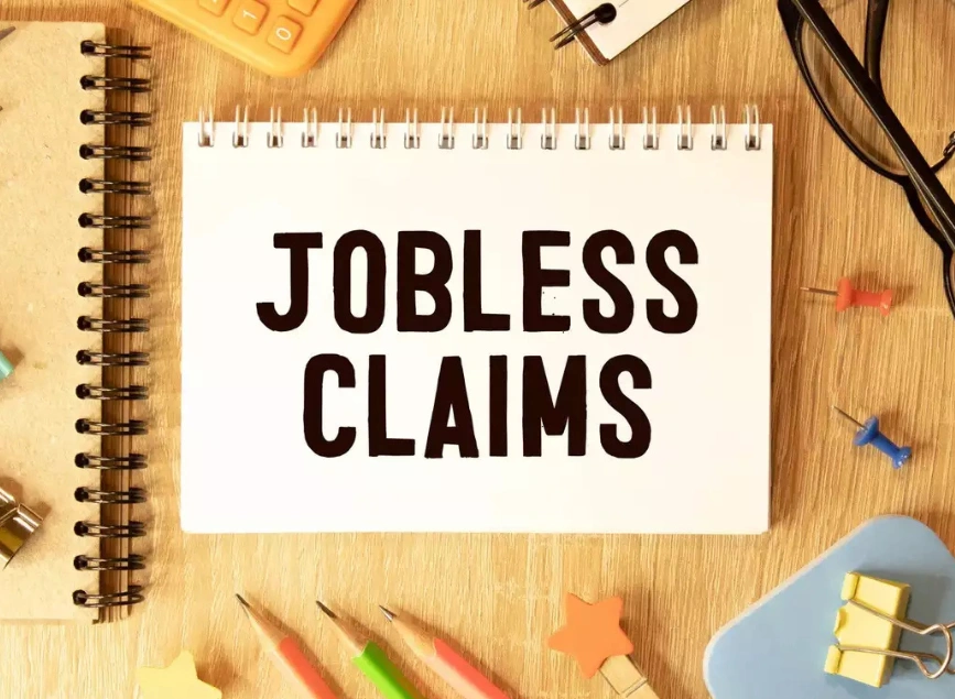 US Initial Jobless Claims Rise to 226,000, Indicating Labor Market Softening