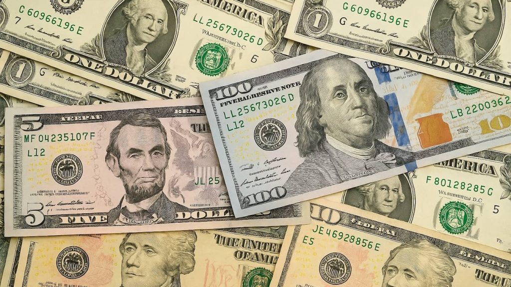 Dollar Heads for Second Weekly Loss as US-Iran Peace Hopes Curb Safe-Haven Demand