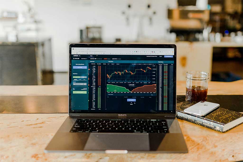 What Returns Do Professional Traders Make?