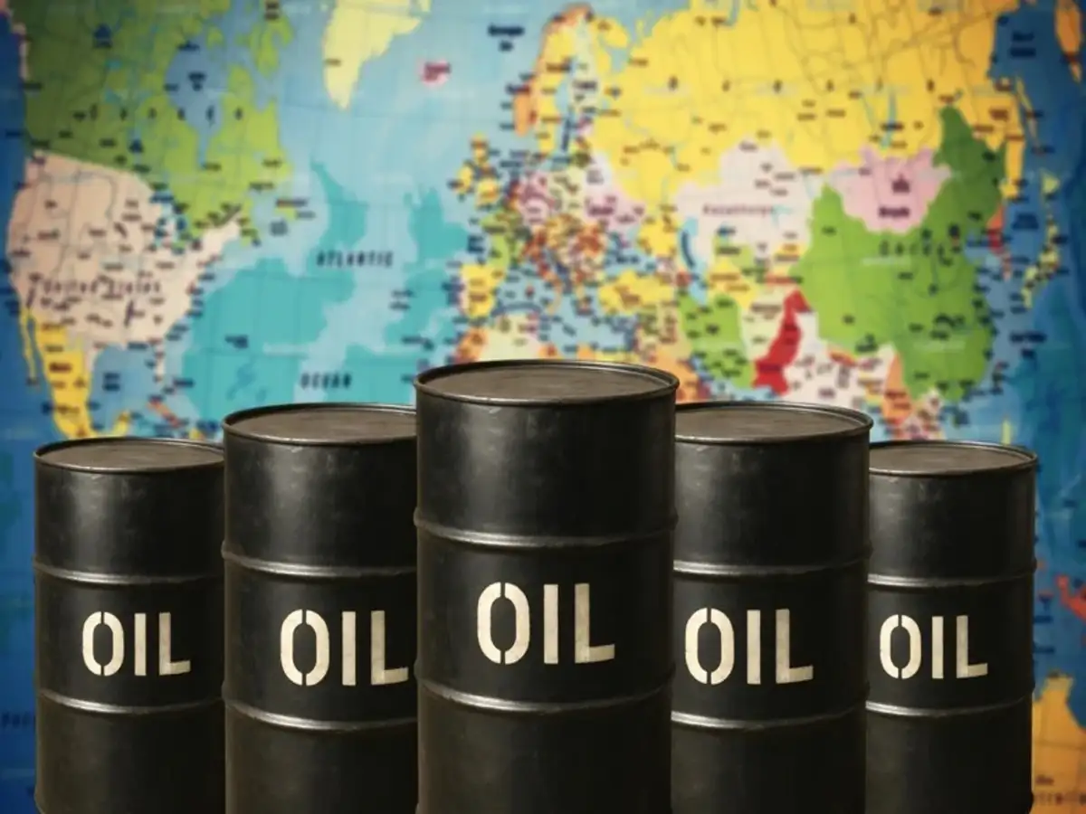 Oil Prices Ease After Rally as Hormuz Disruption, U.S. Data Weighed