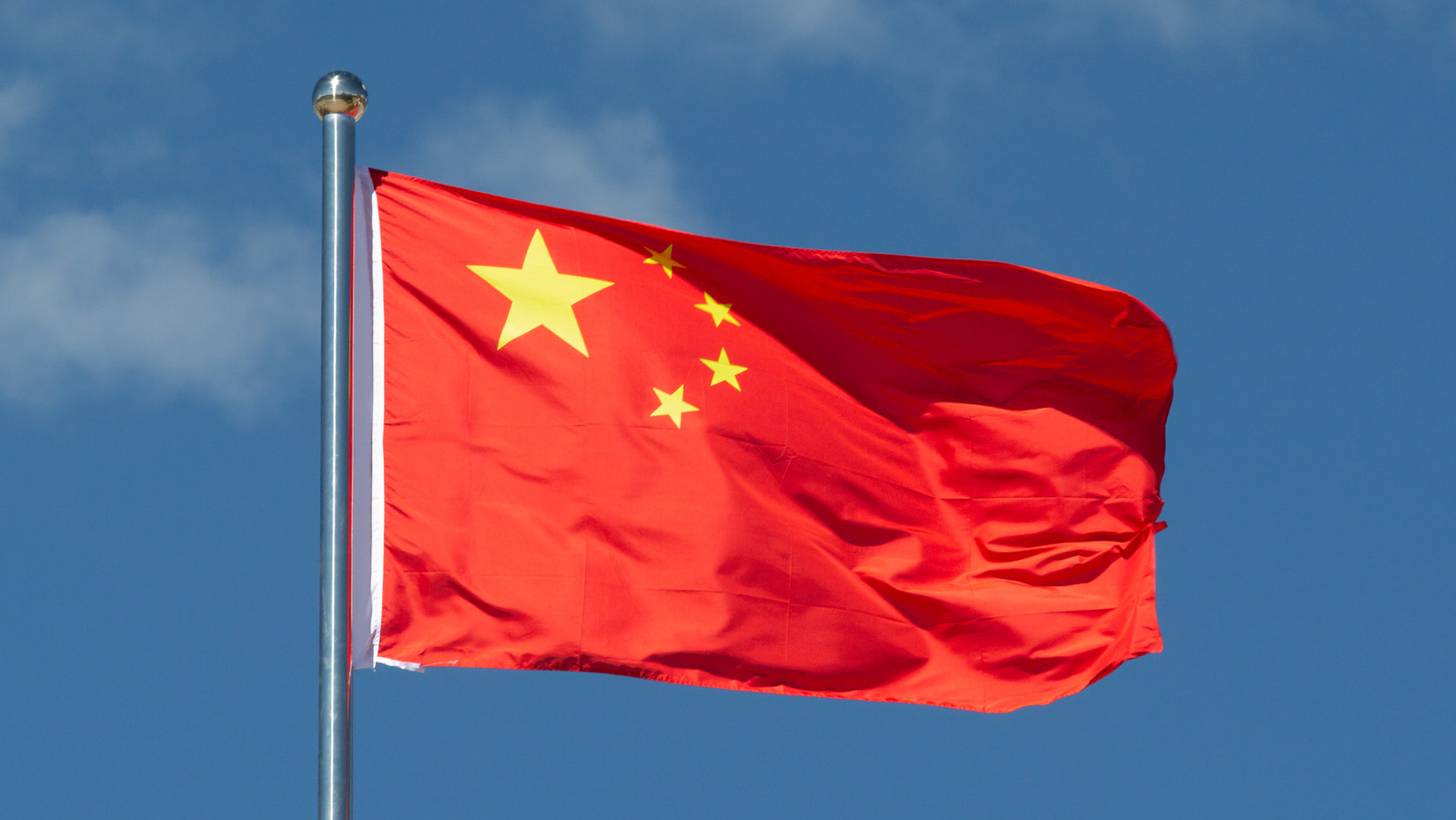 China Retail Sales Decline as Investment Weakens Despite Export Strength
